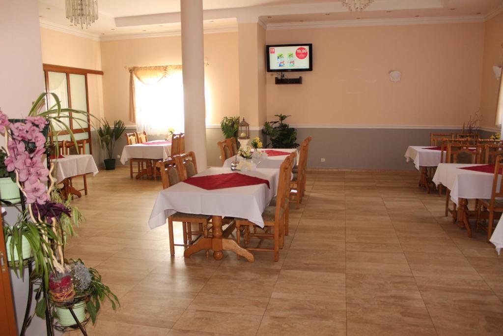 Hotel Czardasz Września المظهر الخارجي الصورة