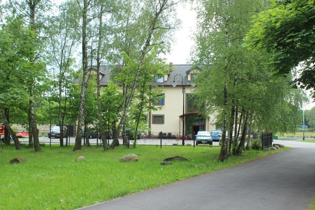Hotel Czardasz Września المظهر الخارجي الصورة
